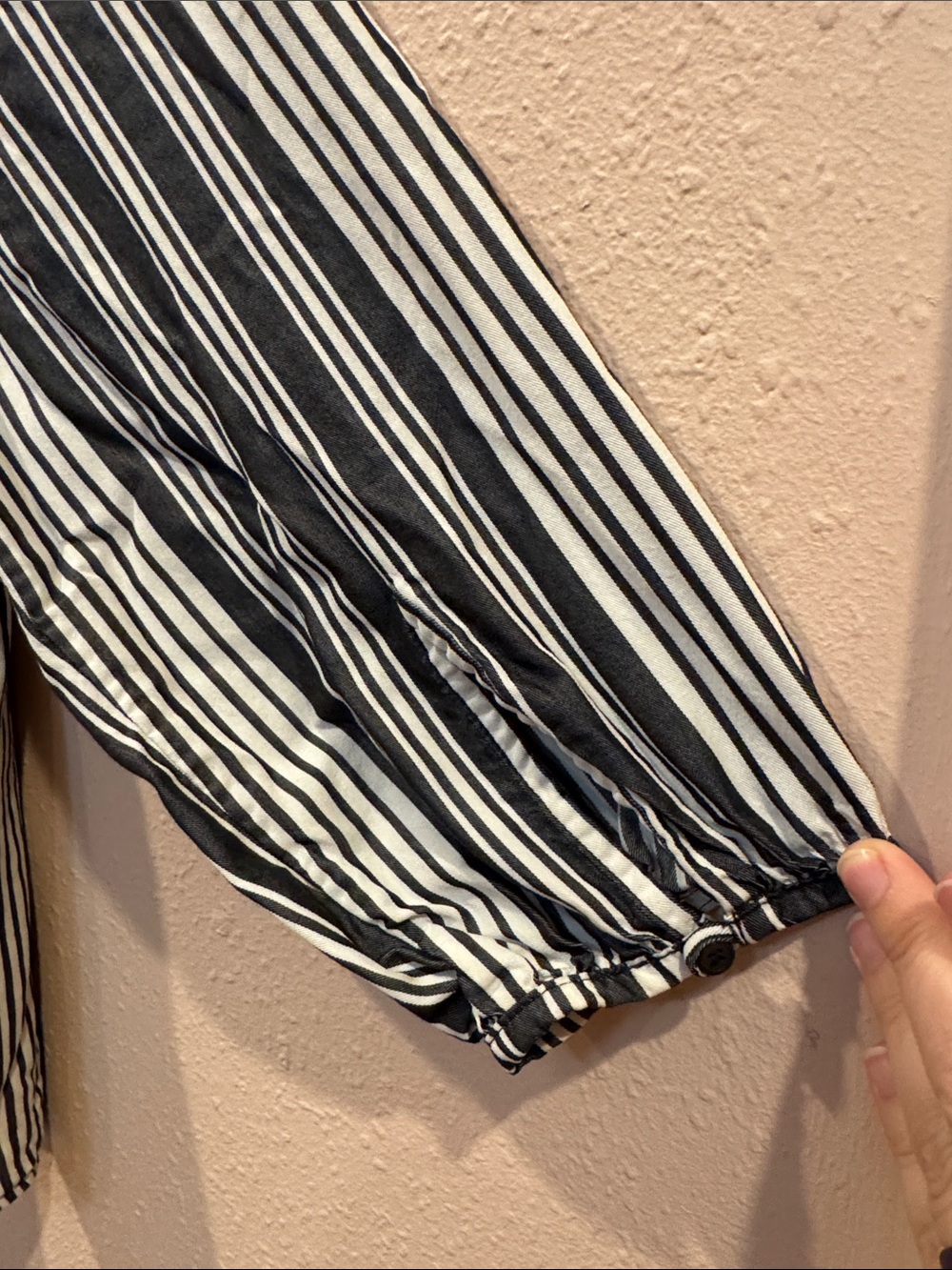 Everlane Oversized Black & White Striped Button-Down Blouse - Picture 6 of 6